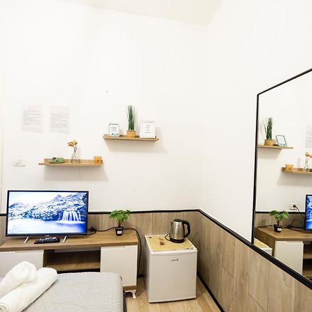 Tiny Cute Studio Near The City Center - 5 Min Walk ティラナ エクステリア 写真