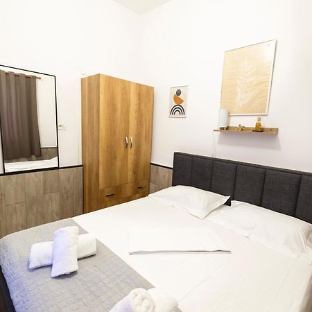 Tiny Cute Studio Near The City Center - 5 Min Walk ティラナ エクステリア 写真