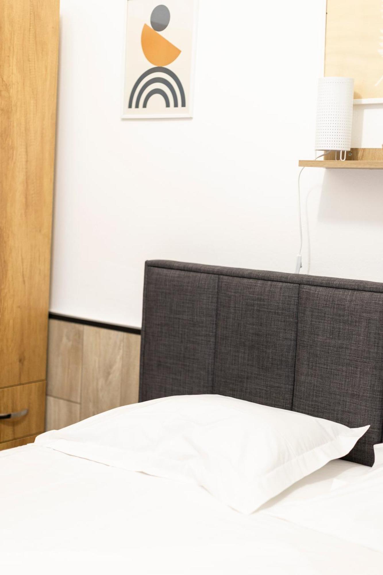 Tiny Cute Studio Near The City Center - 5 Min Walk ティラナ エクステリア 写真
