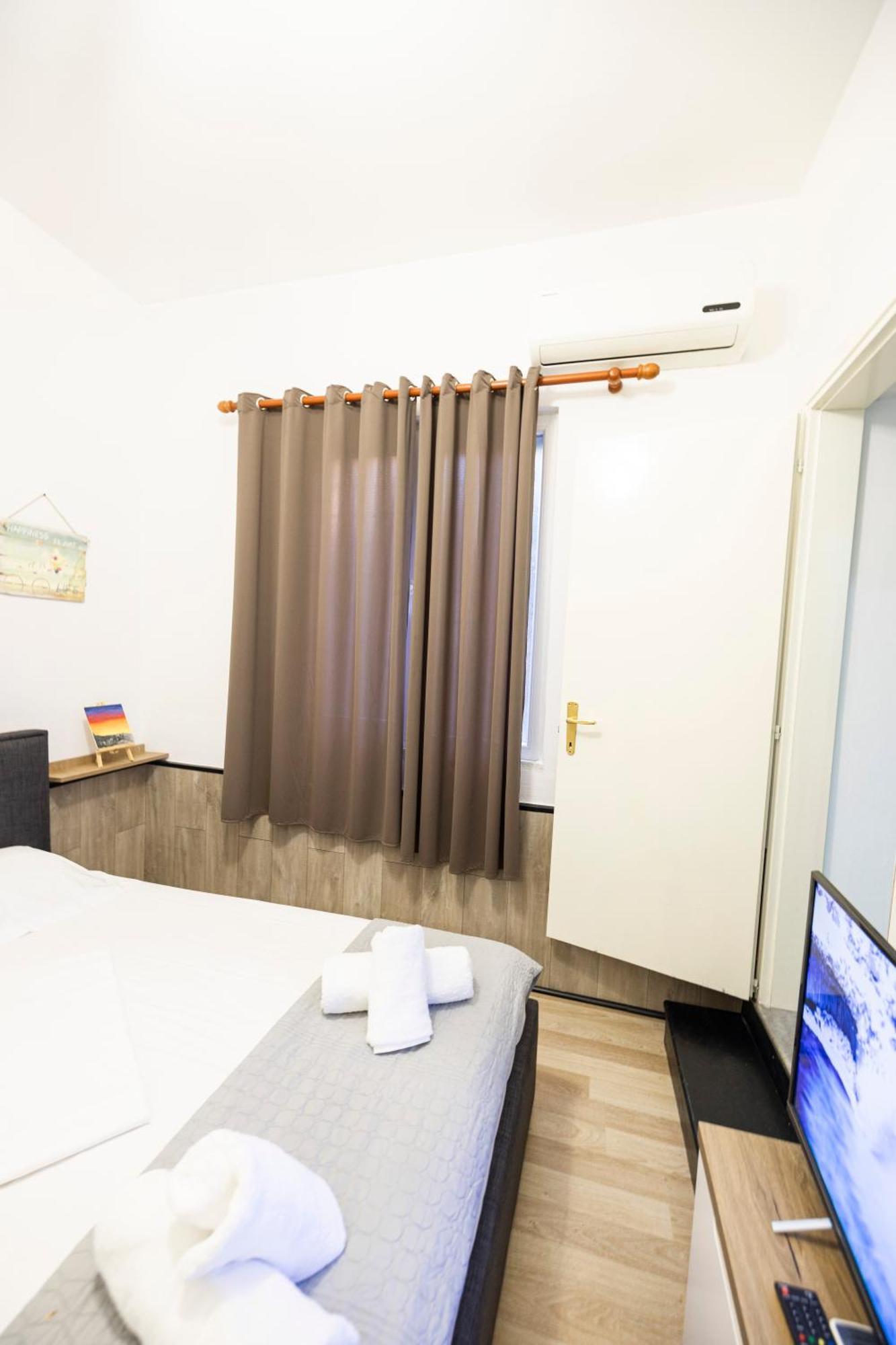 Tiny Cute Studio Near The City Center - 5 Min Walk ティラナ エクステリア 写真