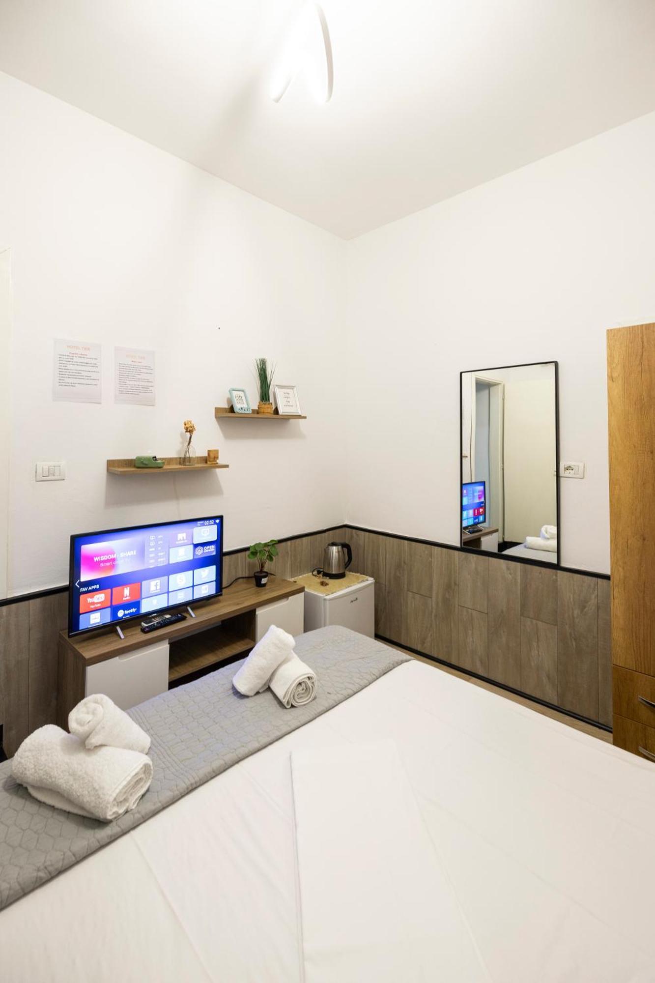 Tiny Cute Studio Near The City Center - 5 Min Walk ティラナ エクステリア 写真